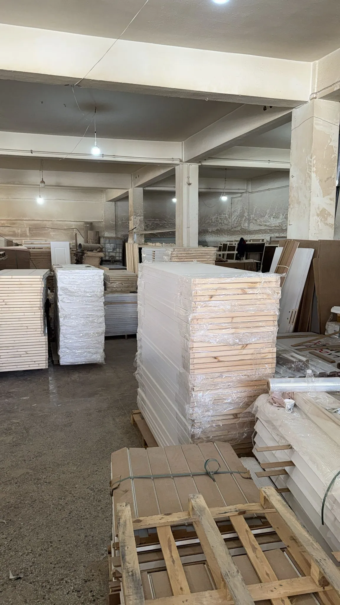 melamin oda kapısı fabrika stok alanı — Golden Kapı